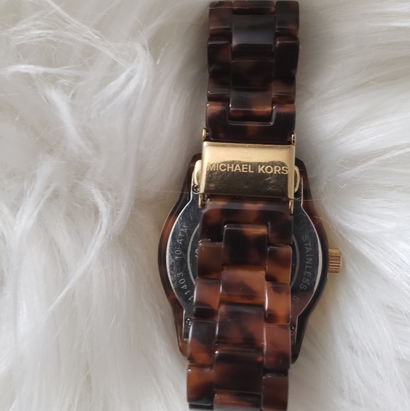 Michael Kors tortoise bracelet watch - Picture 4 of 8